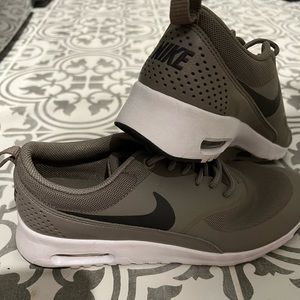 Womens Nike Thea shoes
